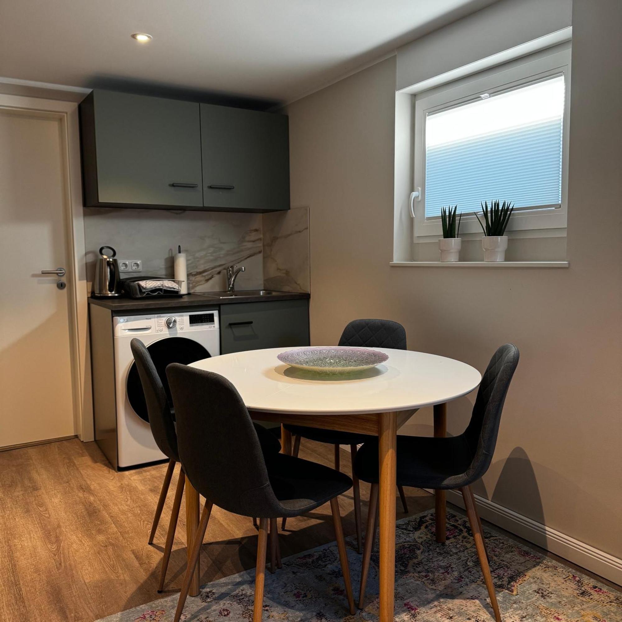 Modernes & Komfortables 1 Zimmer-Souterrain-Apartment Hamburg Exterior photo